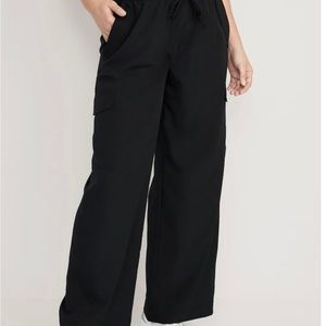 Old Navy Cargo High Waisted Stretch Tech Wide Leg Pant